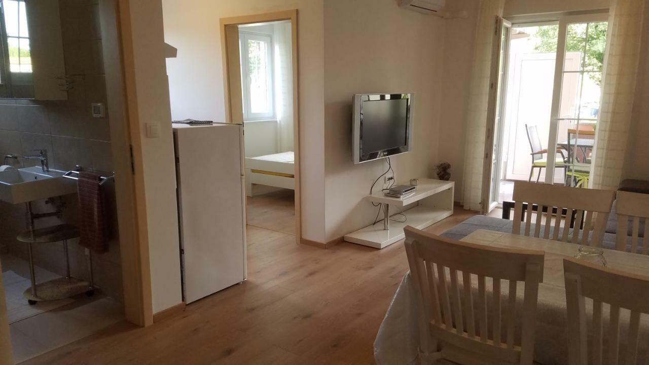 Apartmani Diana เมดูลิน ภายนอก รูปภาพ
