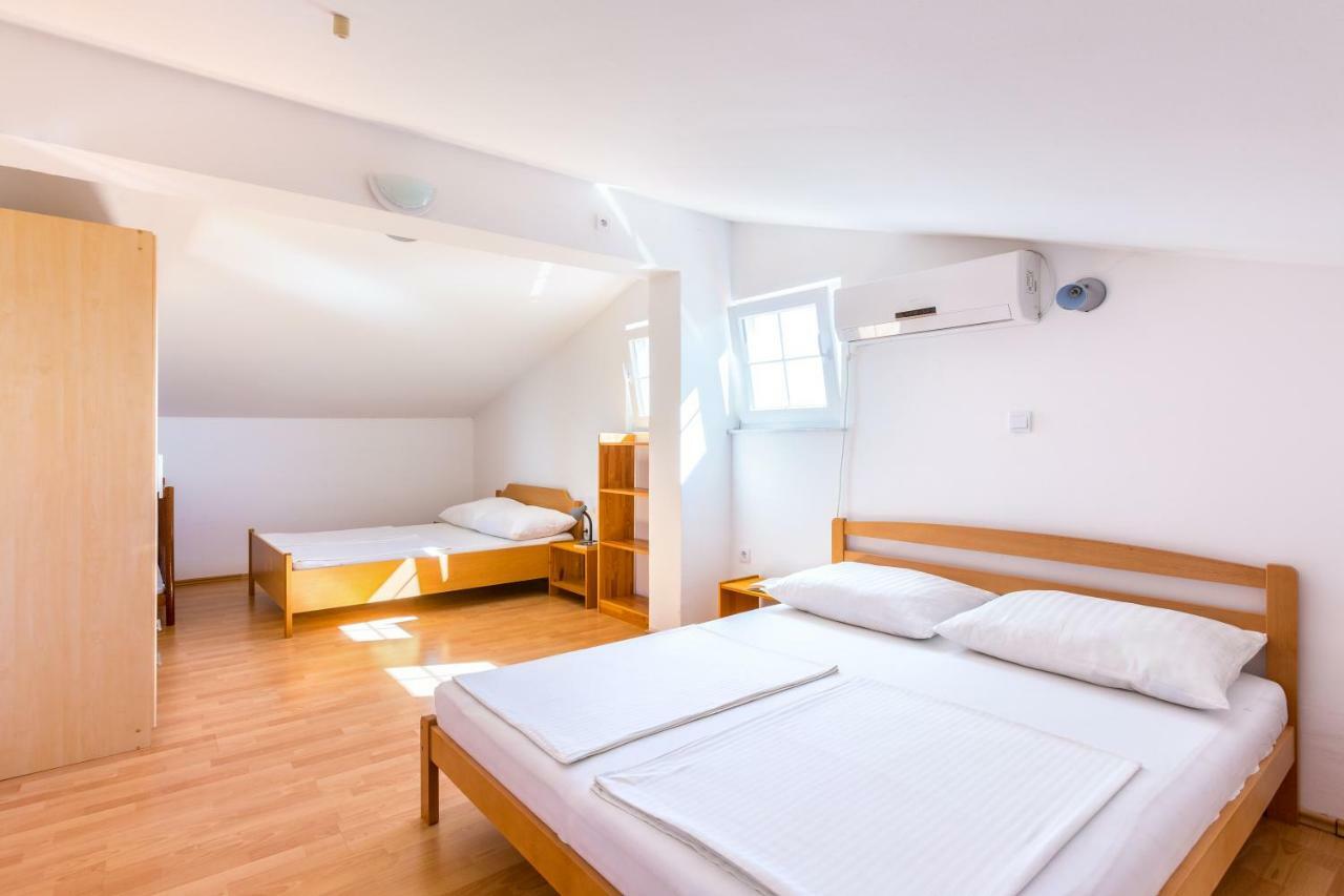 Apartmani Diana เมดูลิน ภายนอก รูปภาพ